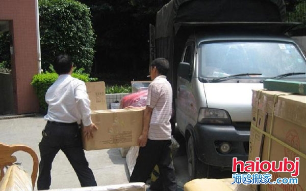 防偷防盜防搬家，正規(guī)搬家公司提醒您一定要注意生活細(xì)節(jié)，切勿被不法分子鉆了空子，搬家的時(shí)候一定要注意察言觀色，壞人隨處都存在，只是需要我們保護(hù)好自己。.jpg